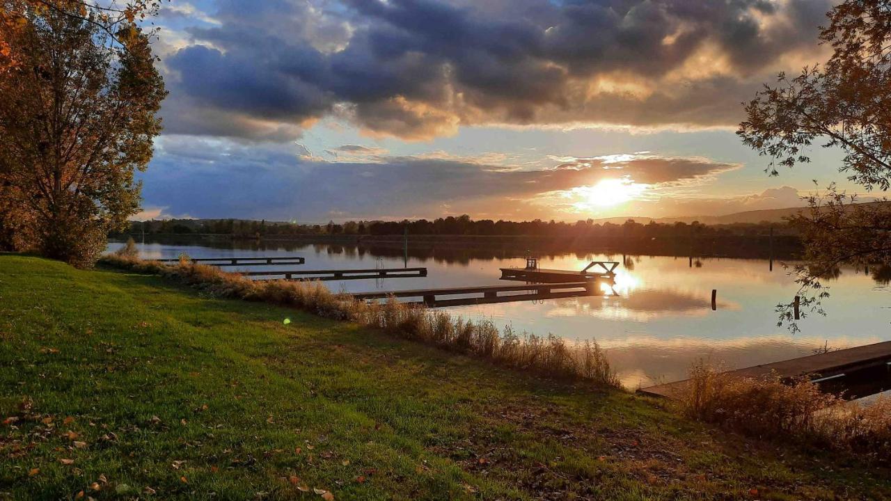 Camping Aux Rives Du Soleil Pont-de-Vaux Esterno foto