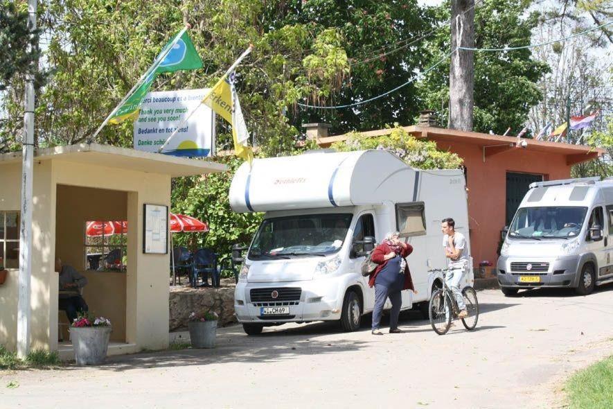 Camping Aux Rives Du Soleil Pont-de-Vaux Esterno foto
